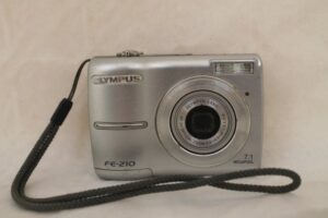 Olympus Camera FE-210 7.1 Megapixel chrome body