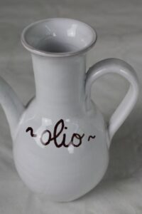 olio or oil pot