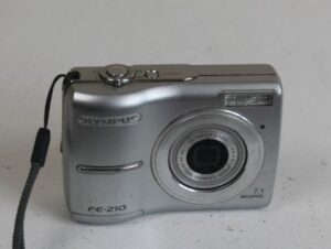 Olympus Camera FE-210 7.1 Megapixel lenses