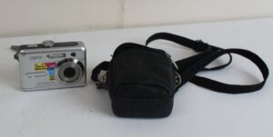 Olympus Camera FE-210 7.1 Megapixel and case