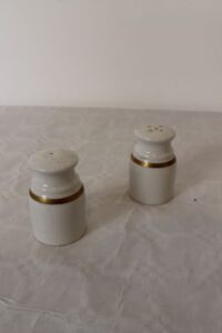 salt pepper shakers