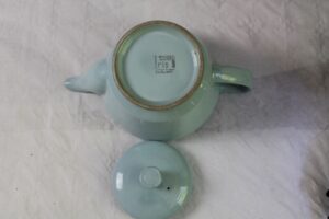 turquoise medium sized tea pot