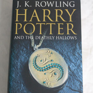 Harry potter and the deathly hallows jk rowling