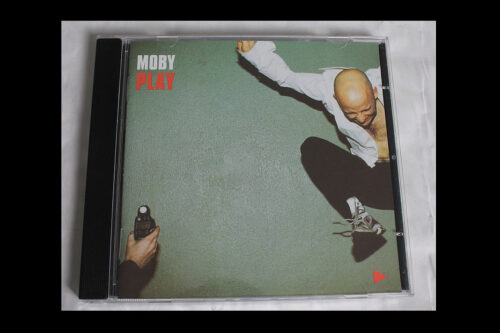 Moby play porcelain