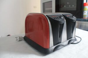 Red toaster four slits side