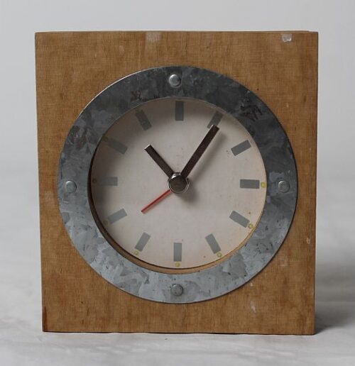 front view of desk clock