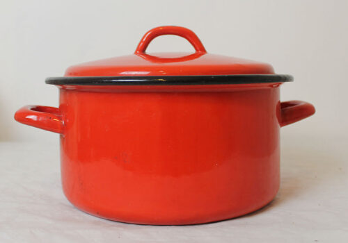 red enamel stock pot